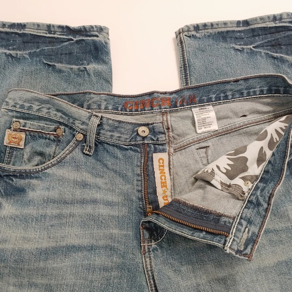Men's Cinch Blue Jeans 5 Pockets Red Label Size 36x34. Preowned in good conditio